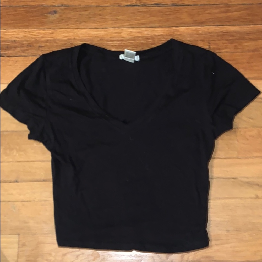cropped v neck tee